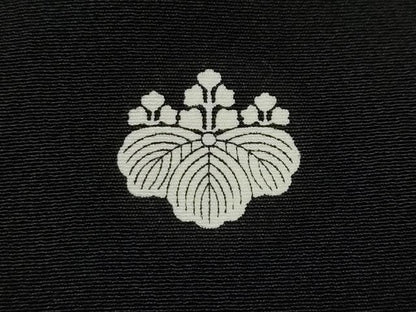 平和屋着物●豪華黒留袖　正倉院熨斗吉祥花文　金銀彩　正絹　逸品　CABE6951ut