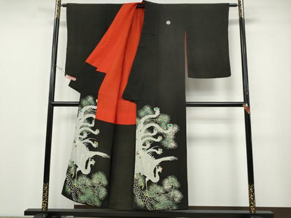 平和屋着物●アンティーク　大正ロマン　黒留袖　刺繍　鳳凰松文　金糸　正絹　逸品　CABE6989ut