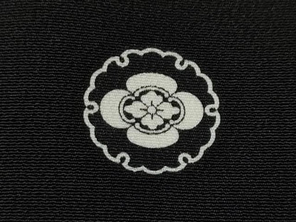 平和屋着物●京友禅の第一人者　松井青々　黒留袖　駒刺繍　菱花唐草舞蝶文　暈し染め　金銀彩　正絹　逸品　CABE7095ut