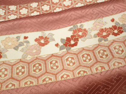平和屋着物●十日町老舗ブランド　吉澤友禅　吾妻徳穂　訪問着　刺繍　横段草花文　金彩　正絹　逸品　CABE7138ut