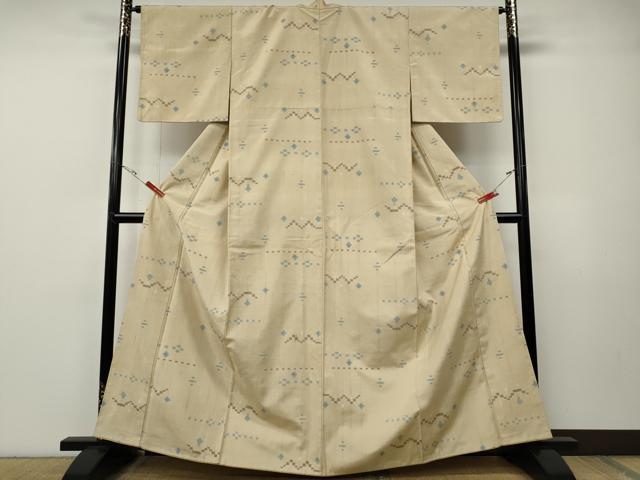 平和屋着物●上質な紬　吉祥文　正絹　逸品　CABE7181ut 平和屋着物□上質な紬 草花文 正絹 逸品 CABF6603ou - メルカリ
