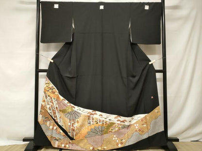 平和屋着物■豪華黒留袖　草花文　駒刺繍　雪輪松竹梅文　金彩　正絹　逸品　CABE7755ev