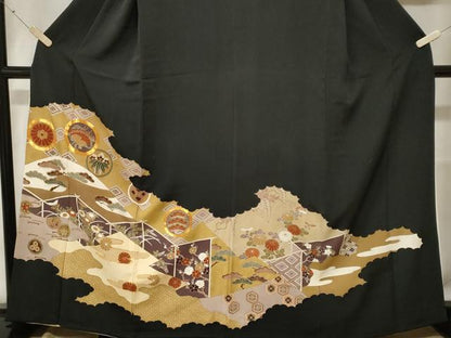 平和屋着物■豪華黒留袖　駒刺繍　　屏風　松竹梅花丸文　金彩　正絹　逸品　CABE7765ev