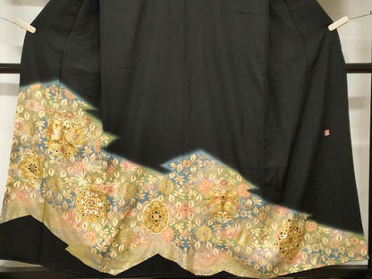 平和屋着物■豪華黒留袖　作家物　駒刺繍　向かい鳥正倉院花文　暈し染め　金彩　正絹　逸品　CABE7782ev