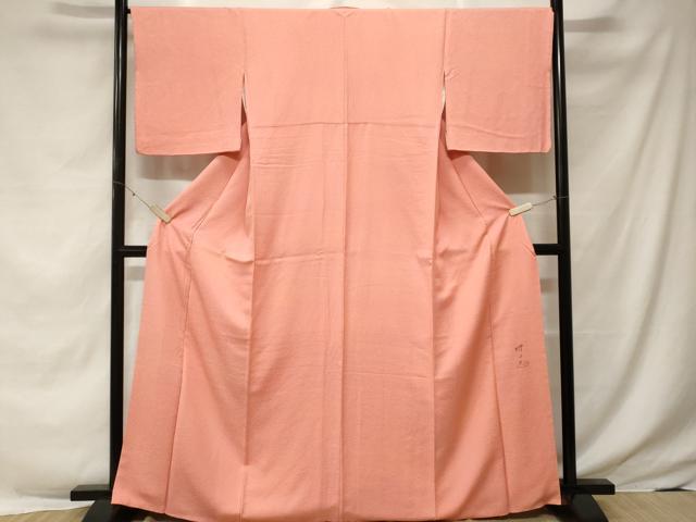 平和屋着物●日展作家　山本唯与志　レリーフ染　色無地　変わり格子地紋　薄柿色　正絹　逸品　AABG3620cs 平和屋着物□日展作家 山本唯与志 レリーフ染 色無地 霞