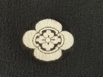 平和屋着物■豪華黒留袖　駒刺繍　立波孔雀花文　暈し染め　金彩　正絹　逸品　CABE7822ev