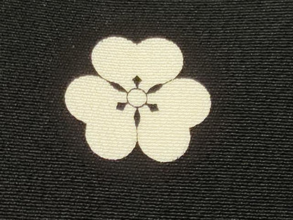 平和屋着物■豪華黒留袖 駒刺繍 短冊飛鶴松葉花文 金彩 正絹 逸品 CABE8367oy