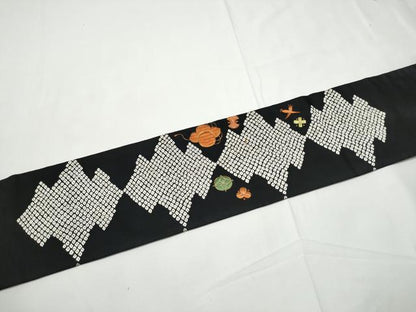 平和屋着物●九寸名古屋帯　唐織　駒刺繍　宝尽くし文　黒地　正絹　逸品　CABE8644hy