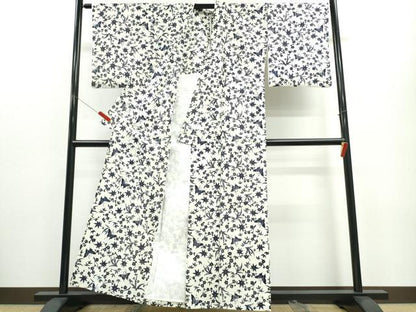 平和屋着物∴夏物 浴衣 舞蝶笹梅花文 日本製 やまと誂製 綿 逸品 未使用 CABE8927ng