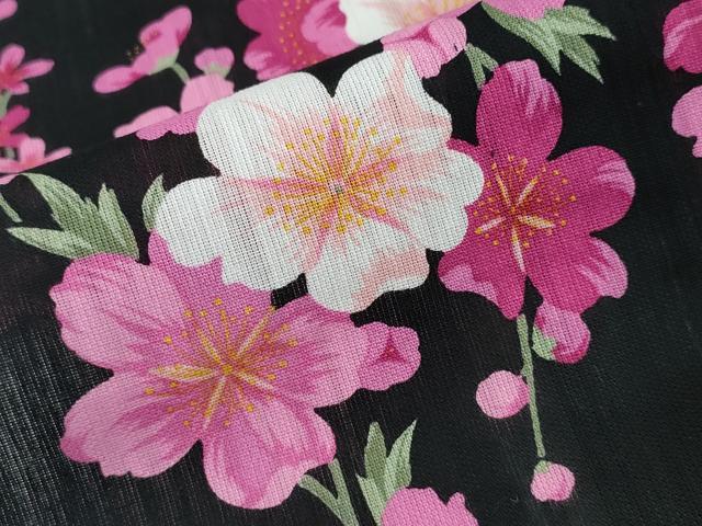 平和屋着物∴夏物　浴衣　草花文　黒地　綿　逸品　未使用　CABE9001ng