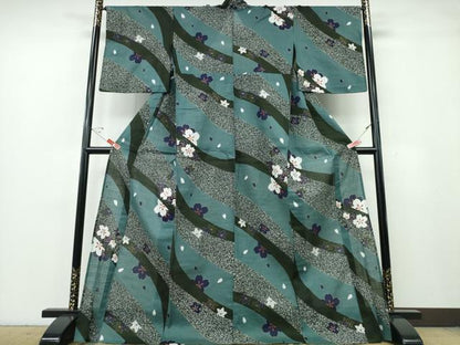 平和屋着物∴夏物　浴衣・小紋兼用　舞桜　斜線文　金彩　綿　逸品　CABE9191ng