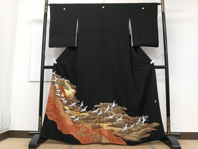 平和屋着物■豪華黒留袖　作家物　駒刺繍　波飛鶴扇松文　金彩　正絹　逸品　CABE9825xi