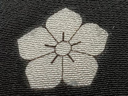 平和屋着物■豪華黒留袖　作家物　駒刺繍　波飛鶴扇松文　金彩　正絹　逸品　CABE9825xi