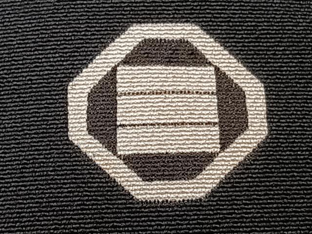 平和屋着物■豪華黒留袖　作家物　駒刺繍　飛鶴宝扇文　金彩　正絹　逸品　CABE9860xi