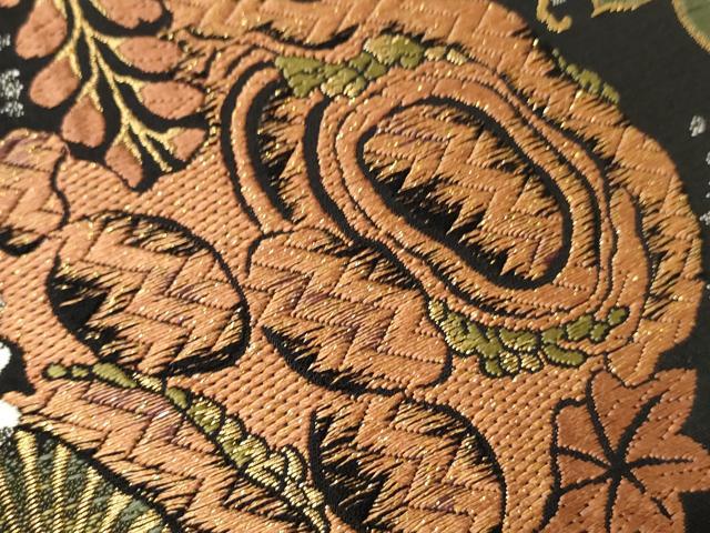 平和屋着物●六通柄袋帯　唐織　松藤紅葉文様　黒地　金糸　正絹　逸品　CABF0335ak