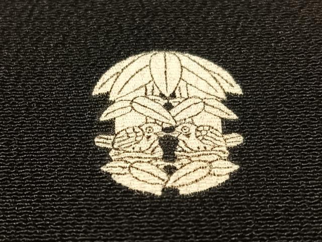 平和屋着物▼日本工芸会正会員　福島輝子　黒留袖　刺繍　孔雀牡丹文　暈し染め　金銀糸　正絹　逸品　CABF0690vp