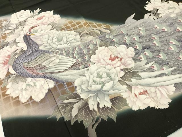 平和屋着物▼日本工芸会正会員　福島輝子　黒留袖　刺繍　孔雀牡丹文　暈し染め　金銀糸　正絹　逸品　CABF0690vp