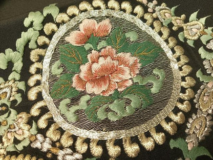平和屋着物▼豪華黒留袖 総刺繍 駒刺繍 更紗唐草丸文 金銀糸 正絹 逸品 CABF0737vp
