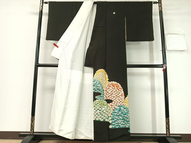 平和屋着物▼豪華黒留袖 手描き 刺繍 重ね山松竹梅花文 金彩 正絹 逸品 CABF0739vp