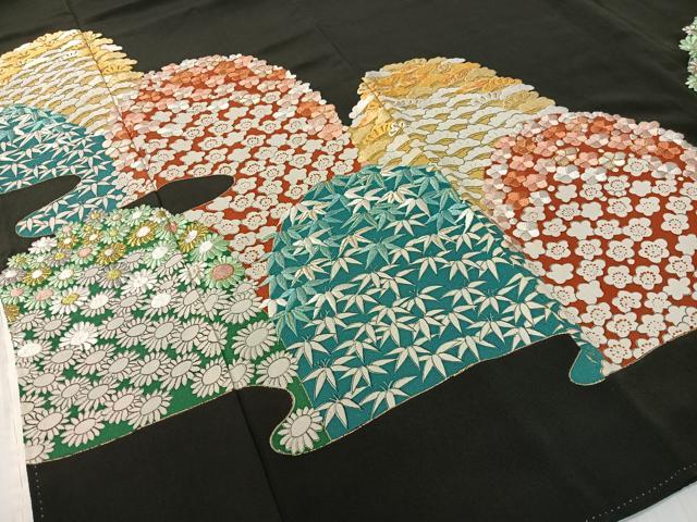 平和屋着物▼豪華黒留袖 手描き 刺繍 重ね山松竹梅花文 金彩 正絹 逸品 CABF0739vp