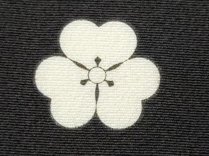 平和屋着物■豪華黒留袖 作家物 駒刺繍 貝桶横笛文 金彩 正絹 逸品 CABF0972fb