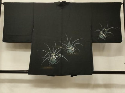 平和屋着物＃羽織　手描き　草花文　黒地　金彩　正絹　逸品　CABF1201in