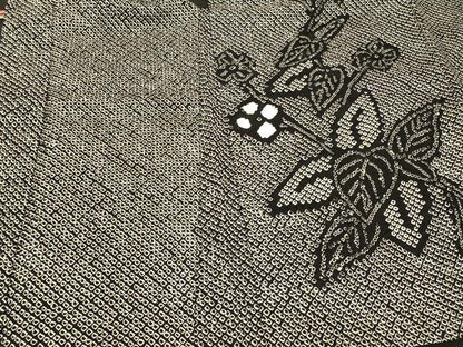 平和屋着物＃羽織　総絞り　草花文　黒地　正絹　逸品　CABF1229in