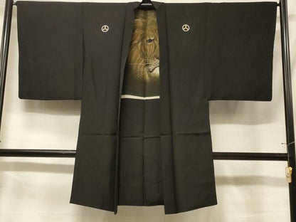 平和屋着物＃男性　長羽織　黒紋付　羽裏：ライオン　正絹　逸品　CABF1258in