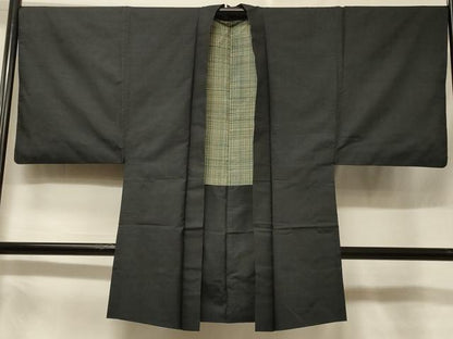 平和屋着物＃男性　本場大島紬　長羽織　80亀甲　総詰め　正絹　逸品　CABF1282in