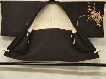 平和屋着物＃羽織　草花文　黒地　正絹　逸品　CABF1367in
