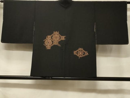 平和屋着物＃中国三大刺繍　総相良刺繍　羽織　蜀江正倉院花文　黒地　正絹　逸品　未使用　CABF1373in