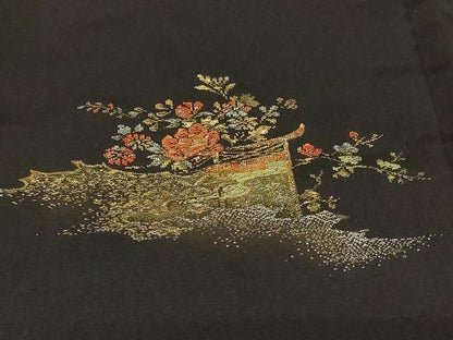 平和屋着物＃羽織　寿光織　御所車花文　黒地　金銀糸　正絹　逸品　CABF1387in