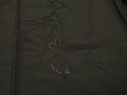 平和屋着物＃羽織　総刺繍　草花文　黒地　銀糸　正絹　逸品　CABF1388in