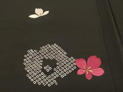 平和屋着物＃羽織　刺繍　草花文　黒地　金糸　正絹　逸品　CABF1444in