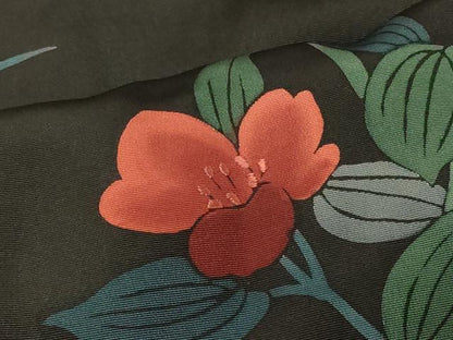 平和屋着物＃羽織　手描き　刺繍　草花文　黒地　正絹　逸品　CABF1539in