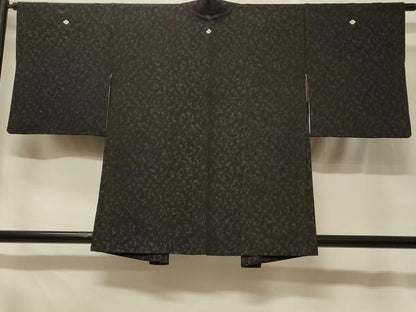 平和屋着物＃羽織　寿光織　霞文　黒地　正絹　逸品　CABF1581in