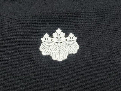 平和屋着物■豪華黒留袖　駒刺繍　寿　松葉文　暈し染め　金彩　正絹　逸品　CABF1763th