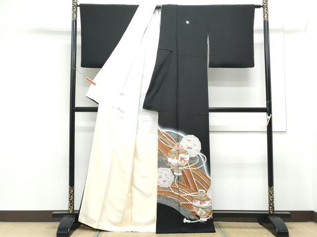 平和屋着物■豪華黒留袖　駒刺繍　陶器飛鳥花文　金彩　正絹　逸品　CABF1835th