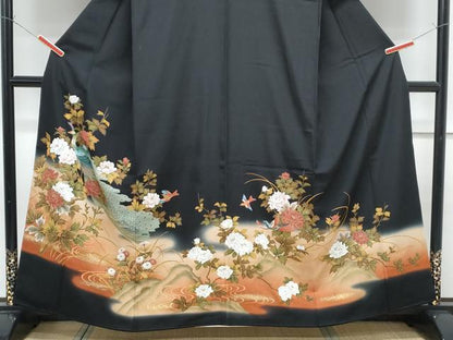 平和屋着物■豪華黒留袖　駒刺繍　孔雀花文　金彩　正絹　逸品　CABF1907th