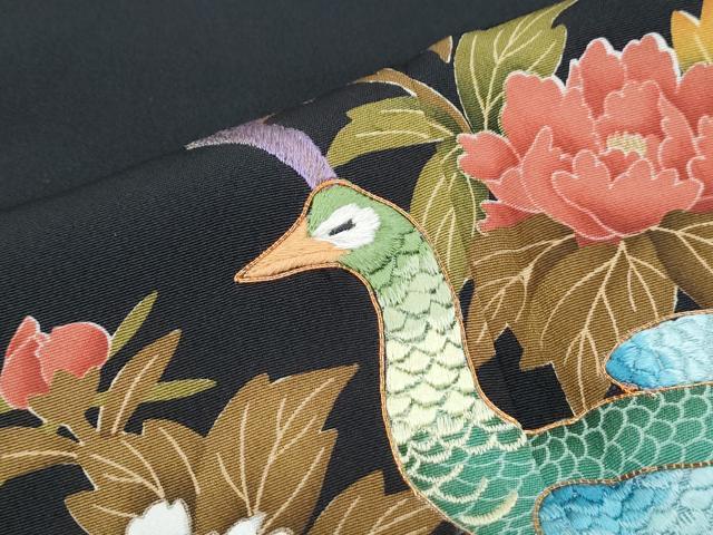 平和屋着物■豪華黒留袖　駒刺繍　孔雀花文　金彩　正絹　逸品　CABF1907th
