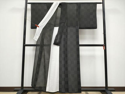 平和屋着物＊夏物　洗える最高級着物　＜英＞はなぶさ謹製　小紋　紗　市松文様　黒地　CABF2677tx