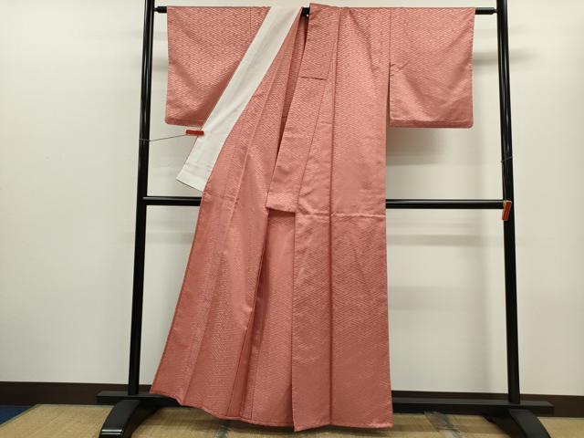 平和屋着物▽色無地　単衣　紗綾形地紋　珊瑚色　洗える着物　CABF3128ze