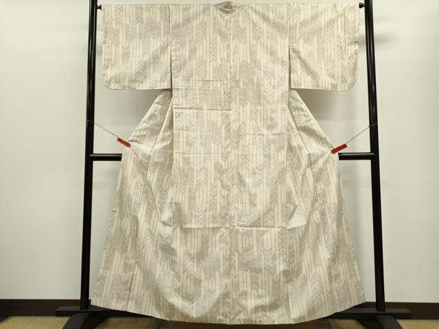 平和屋着物■本場大島紬 白大島 矢羽根文 正絹 逸品 CABF3193ze