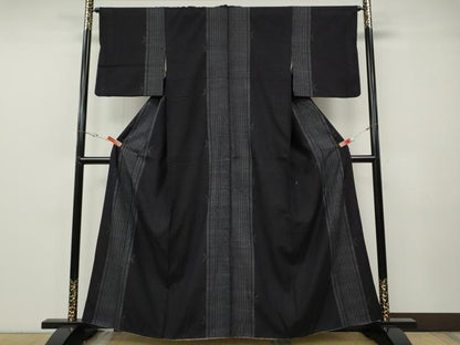 平和屋着物●本場結城紬　重要無形文化財　100亀甲　草葉間道　正絹　逸品　CABF3336ut