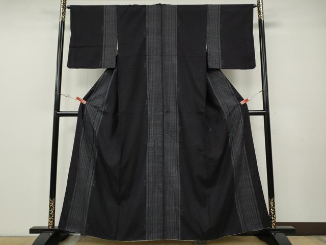 平和屋着物●本場結城紬　重要無形文化財　100亀甲　草葉間道　正絹　逸品　CABF3336ut