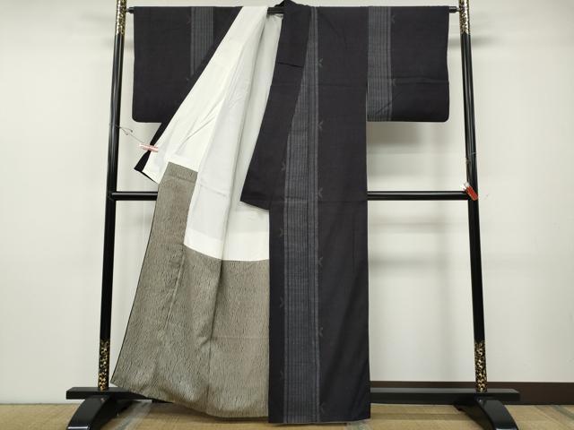 平和屋着物●本場結城紬　重要無形文化財　100亀甲　草葉間道　正絹　逸品　CABF3336ut