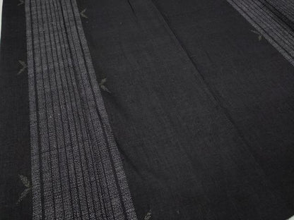 平和屋着物●本場結城紬　重要無形文化財　100亀甲　草葉間道　正絹　逸品　CABF3336ut