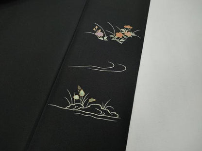 平和屋着物●訪問着　駒刺繍　兎　草花文　黒地　金彩　正絹　逸品　CABF3361ut
