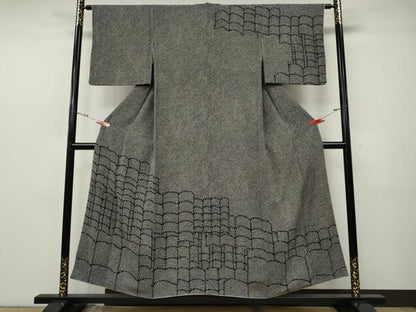 平和屋着物●訪問着　鹿の子瓦文　黒地　鬼しぼ縮緬　正絹　逸品　CABF3529ut