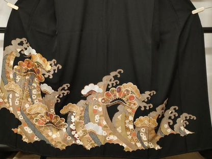 平和屋着物■豪華黒留袖 駒刺繍 立波松花文 暈し染め 金彩 正絹 逸品 CABF3608ev